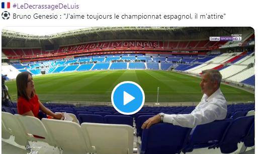 克媒：汉堡进行球衣慈善拍卖，18岁武斯科维奇球衣成标王