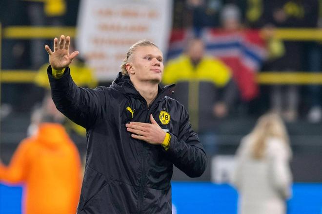 时隔27年重返世界杯正赛，苏格兰多地机场打出广告牌标语庆祝